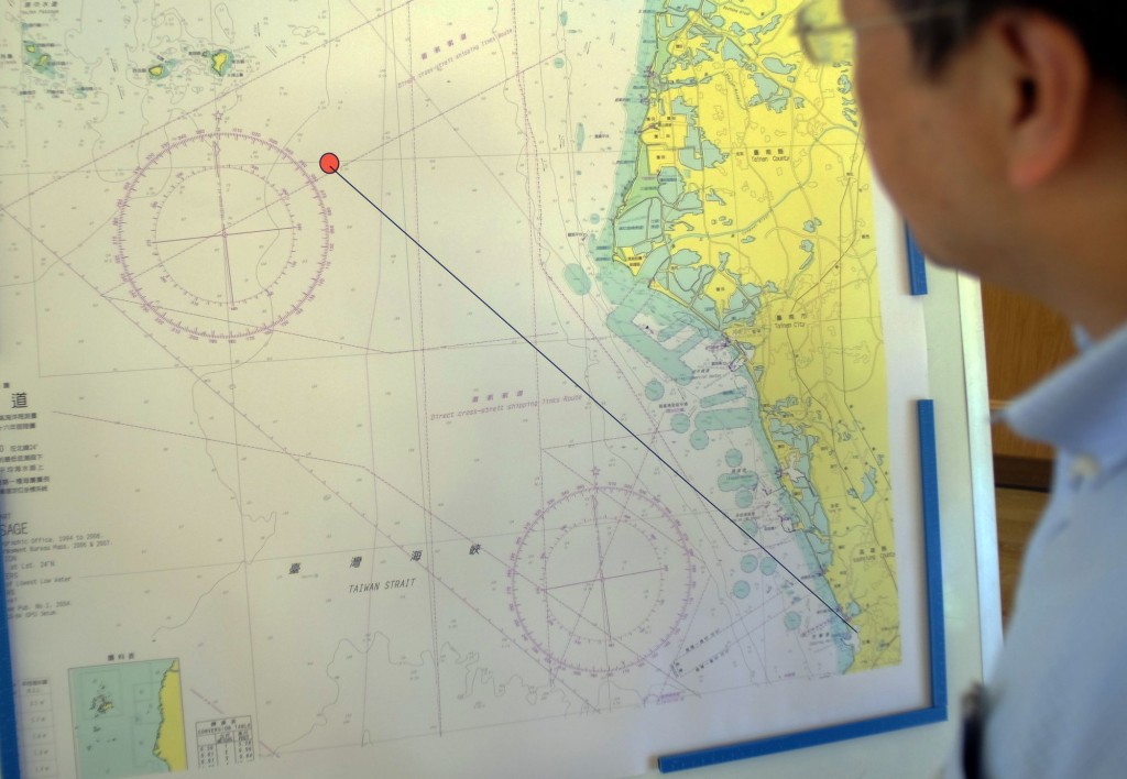 國防部針對海軍雄三飛彈召開記者會說明飛彈路徑。（AFP Photo／SAM YEH）