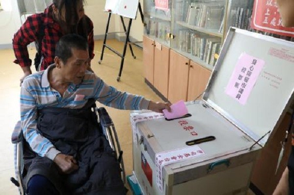 身心障礙者投票與參政的權利需要自己維護。 圖片來源：身心障礙者服務資訊網