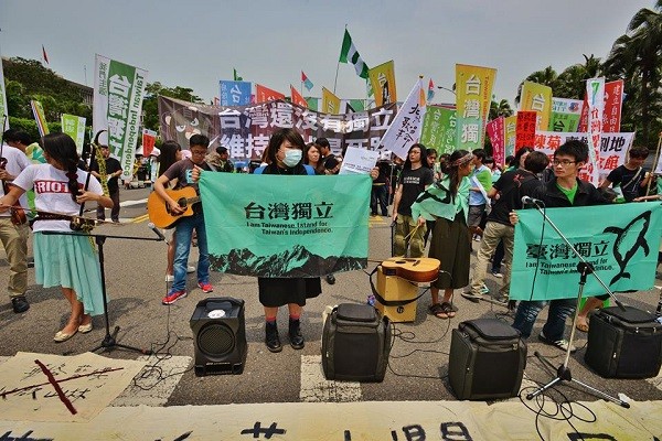 年輕人對台灣的認同遠大於中國。 圖片來源：民報