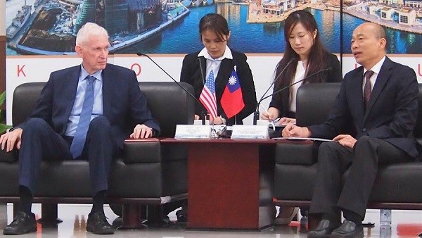 韓國瑜在與AIT莫頓會面後，決定取消訪美行程。 圖片來源：中時電子報
