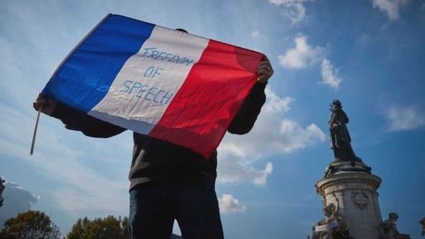 法國巴黎教師遭斬首，總統馬克宏發言引發伊斯蘭國家反彈。 圖片來源：BBC