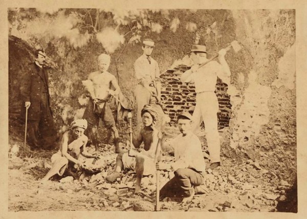 Edwards 1869 挖掘熱蘭遮城。 圖片來源：作者提供