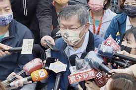 台北市長柯文哲前幾天跑行程時，一名實習生與媒體爆發衝突，並嗆聲「你知道我爸媽是誰？」