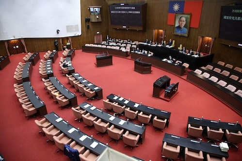 面對直播鏡頭，司法與人民要如何重新聚焦？