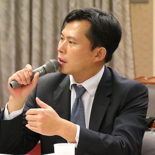 台灣版「政治投名狀｣:一條永無止盡的華麗轉身之路