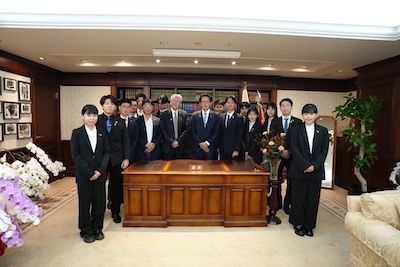 黃國昌的災難訪日行，是聲量政治現形記