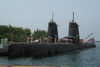 記得這十名藍、白營立委的名字 ！