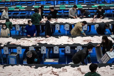 [轉]  高市早苗的壓倒性勝利：日本眾議院大選，自民黨直衝310席修憲主導權門檻